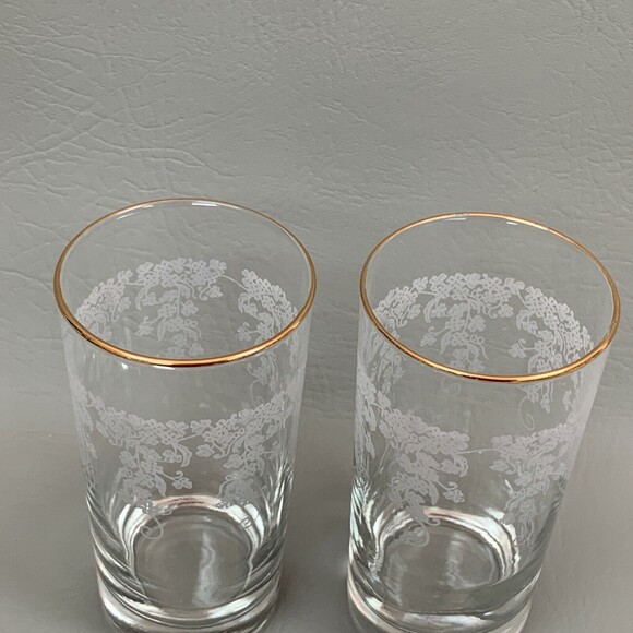 Clear Glasses White Flowers Floral Gold Trim Lot of 2 - Picture 2 of 8